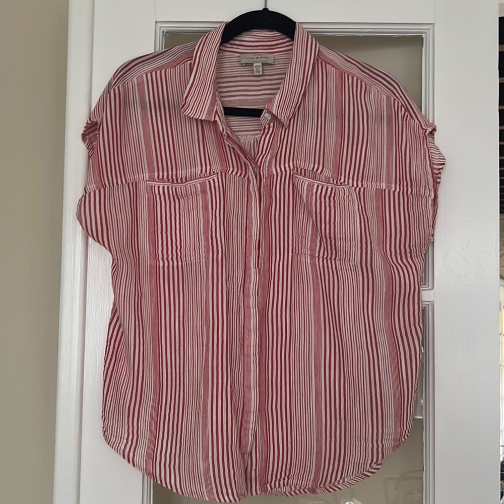 Lucky Brand cotton/viscose button down short sleeve blouse. Women’s medium